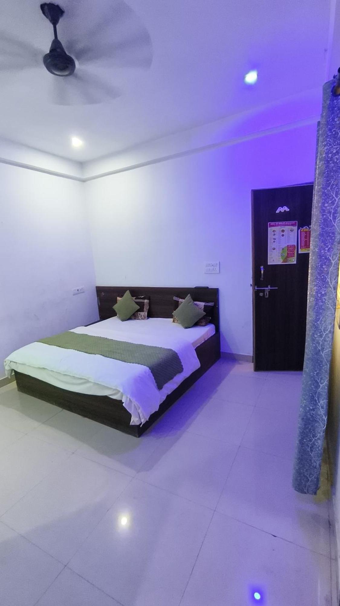 Hotel Shri Jee Dham Near Prem Mandir Vrindāvan Exterior foto